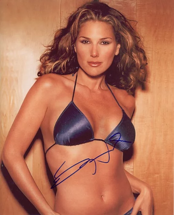Daisy Fuentes autograph