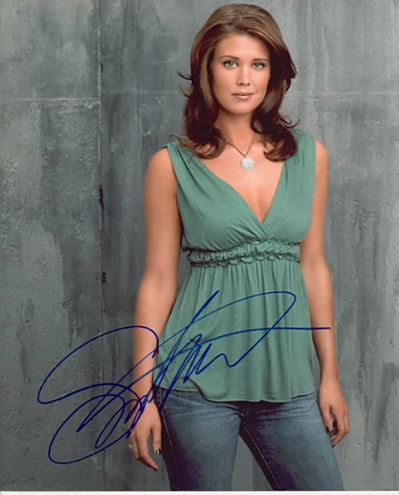 Sarah Lancaster autograph