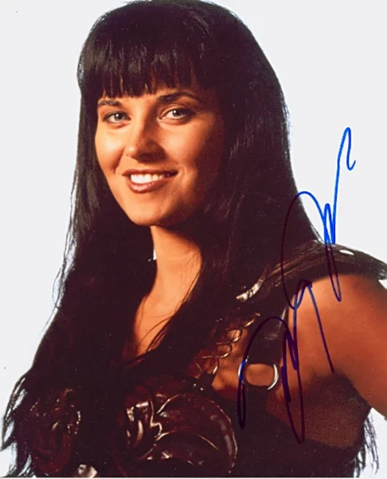 Lucy Lawless autograph