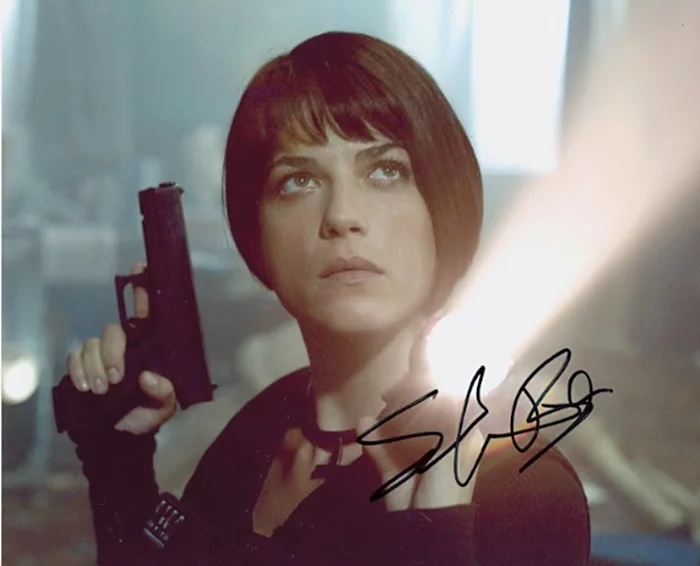 Selma Blair autograph