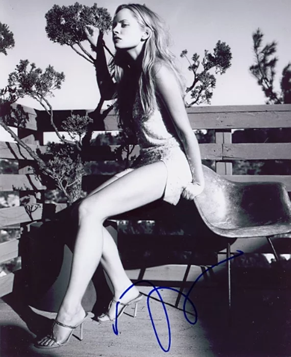 Marley Shelton autograph
