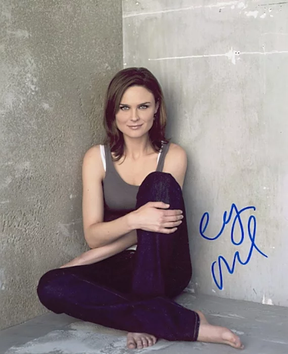 Emily Deschanel autograph