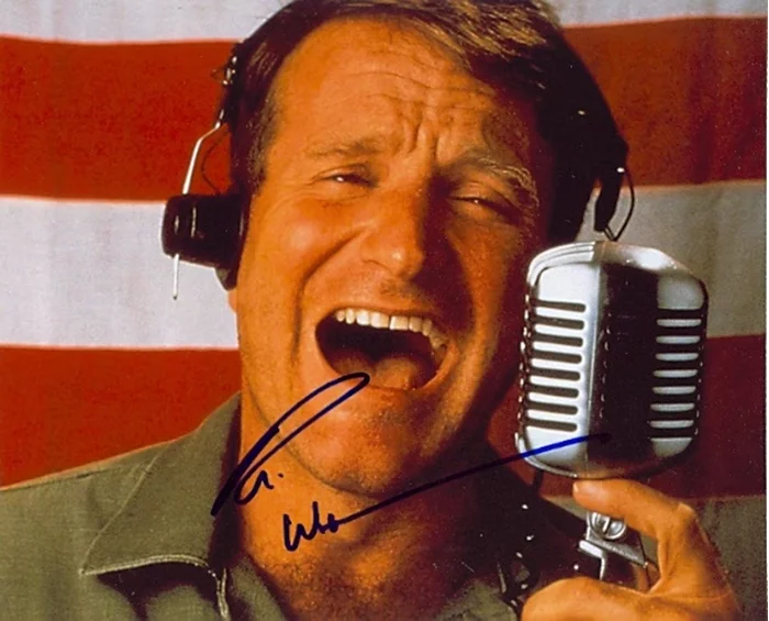 Robin Williams autograph