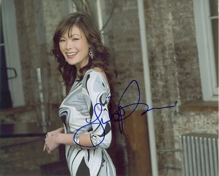 Lindsay Price autograph