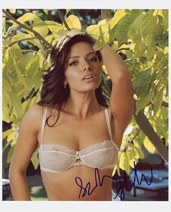 Sarah Shahi autograph