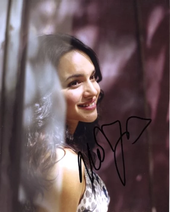 Norah Jones autograph