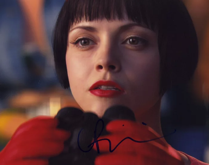 Christina Ricci autograph