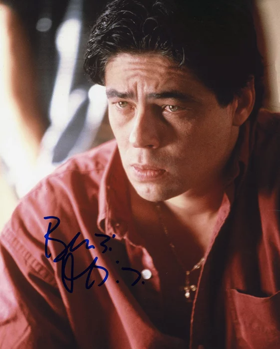 Benicio Del Toro autograph