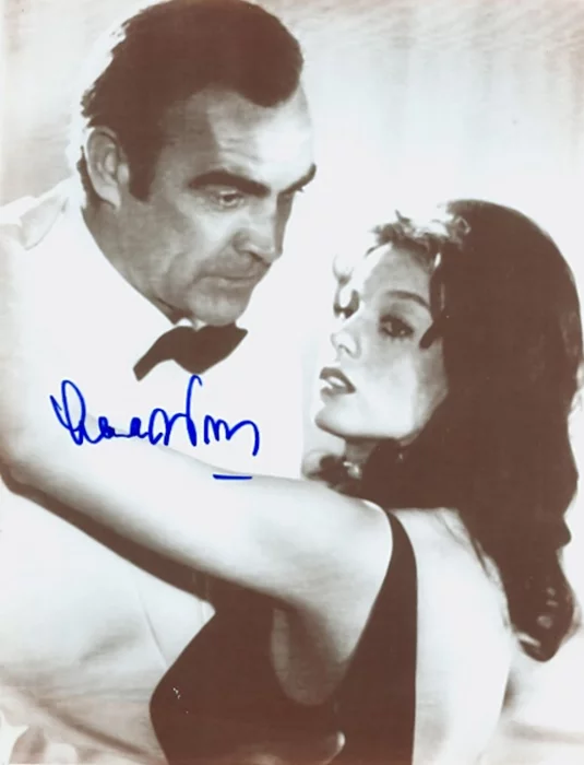 Lana Wood autograph