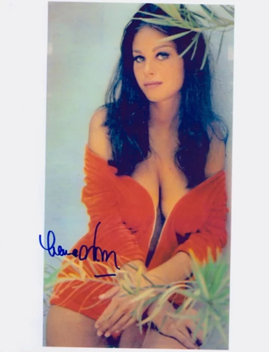Lana Wood autograph