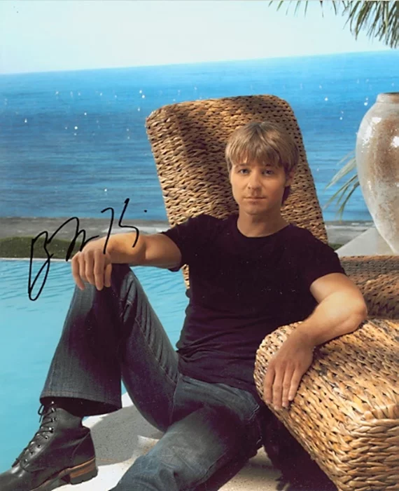 Benjamin McKenzie autograph