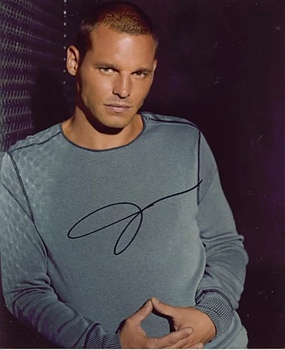 Justin Chambers autograph