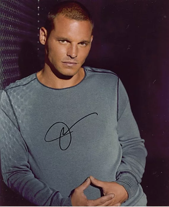 Justin Chambers autograph