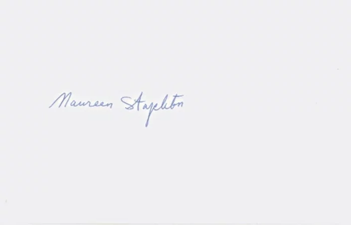 Maureen Stapleton autograph
