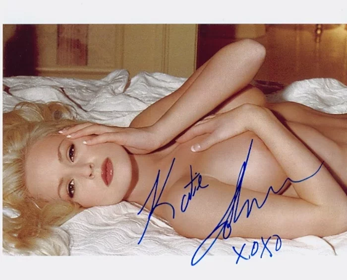 Katie Lohmann autograph