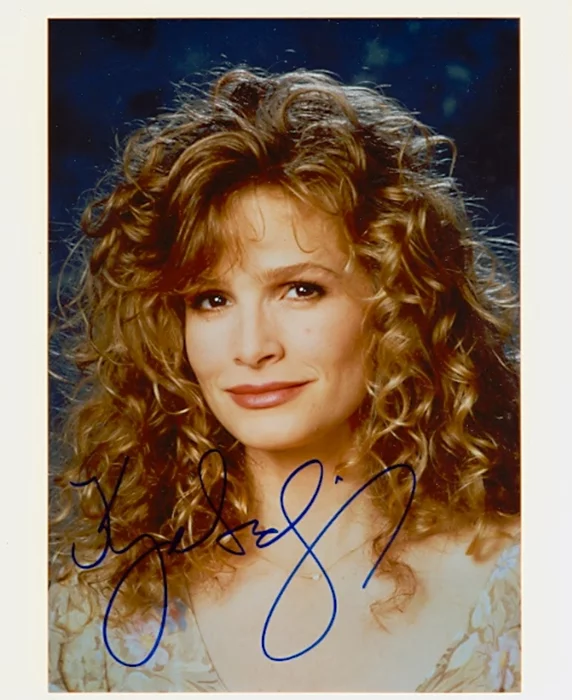 Kyra Sedgwick autograph