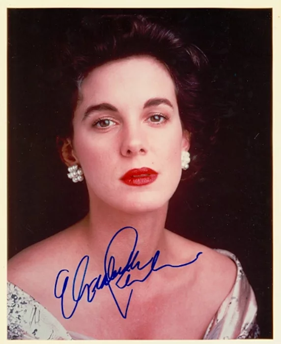 Elizabeth Perkins autograph
