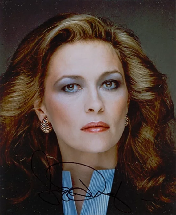 Faye Dunaway autograph