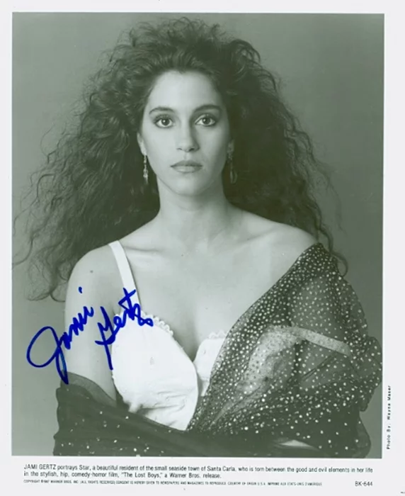 Jami Gertz autograph