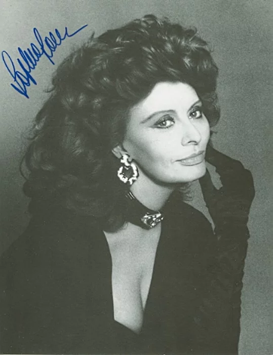 Sophia Loren autograph