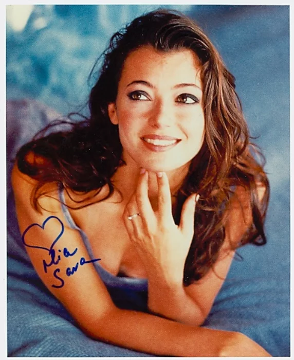 Mia Sara autograph
