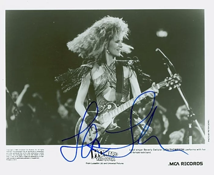 Lea Thompson autograph