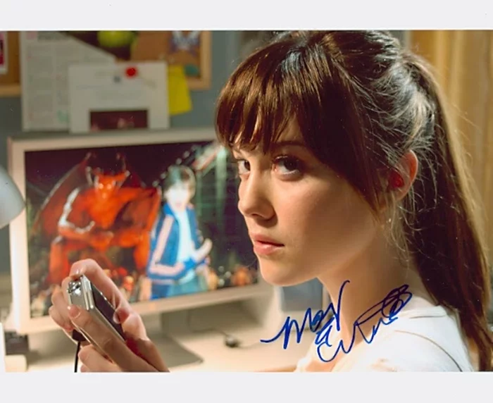 Mary Elizabeth Winstead autograph