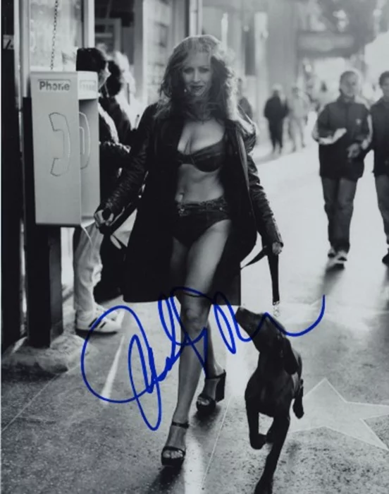 Joely Fisher autograph