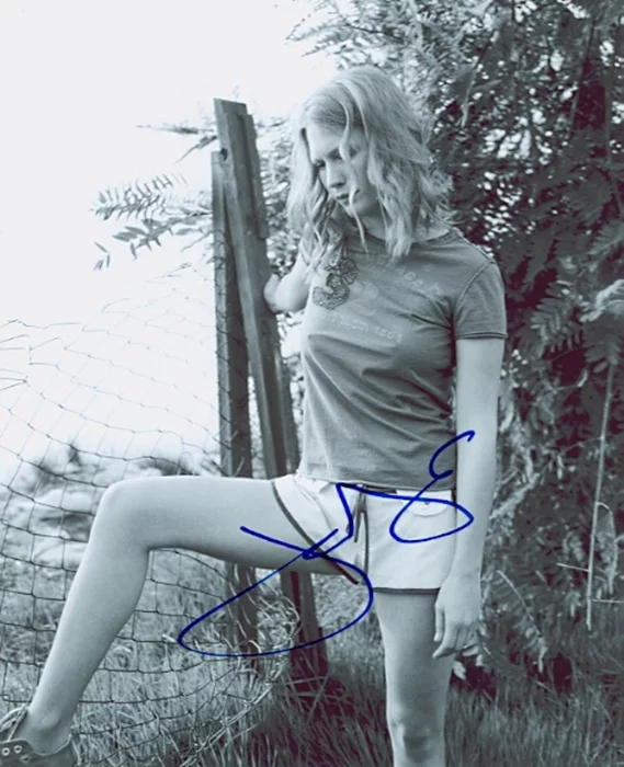 January Jones autograph