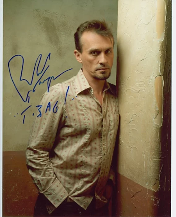 Robert Knepper autograph