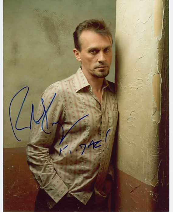 Robert Knepper autograph