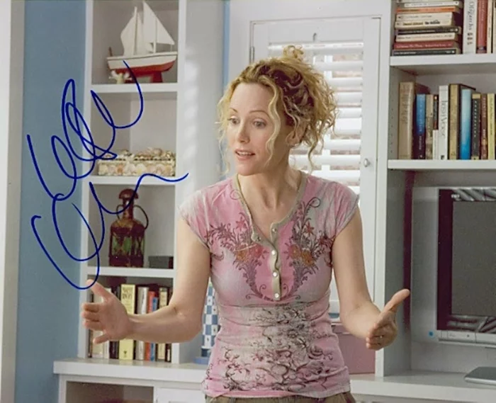 Leslie Mann autograph