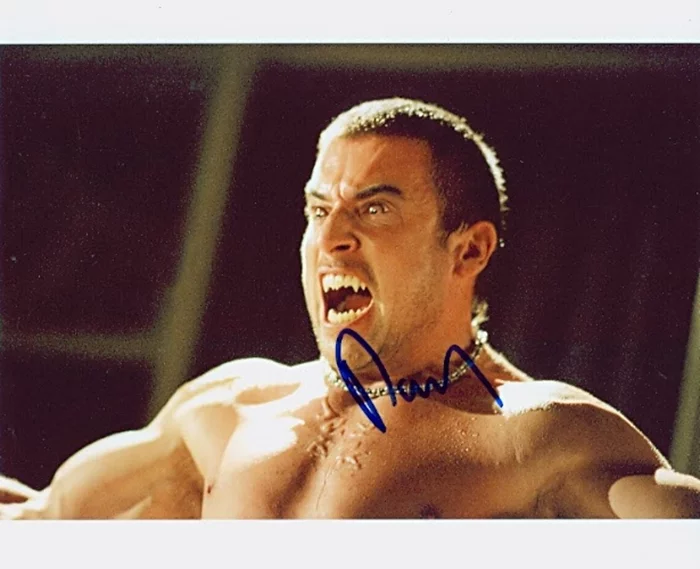 Dominic Purcell autograph
