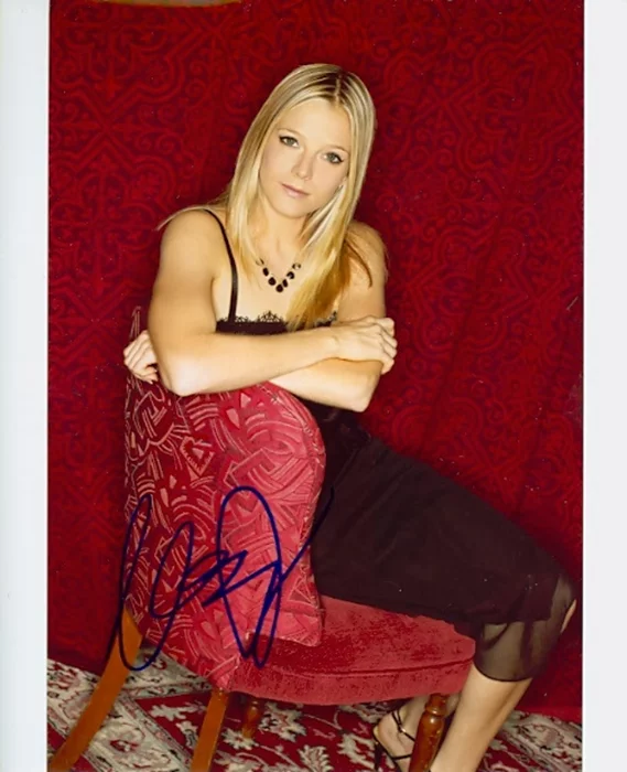 Molly Stanton autograph