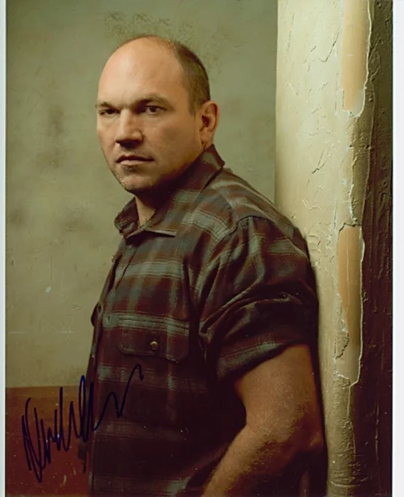 Wade Williams autograph
