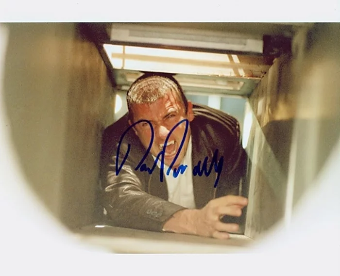 Dominic Purcell autograph