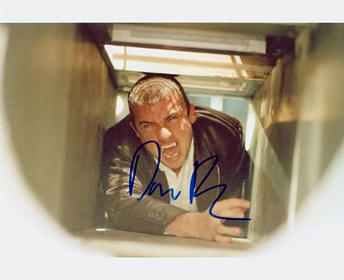 Dominic Purcell autograph