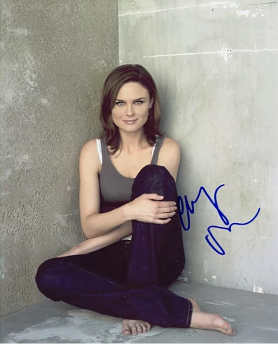 Emily Deschanel autograph