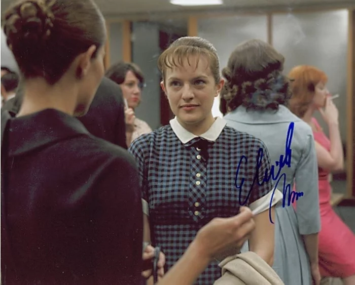 Elisabeth Moss autograph