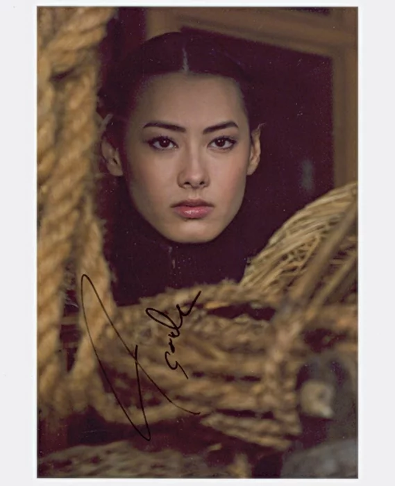 Isabella Leong autograph
