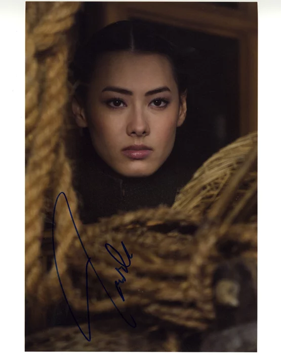 Isabella Leong autograph
