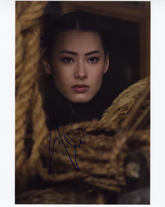 Isabella Leong autograph