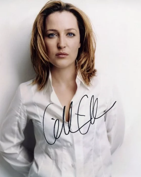 Gillian Anderson autograph