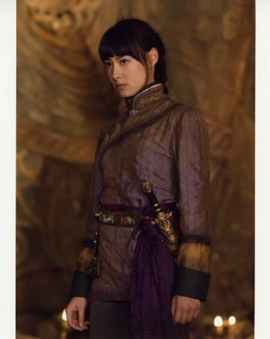 Isabella Leong autograph