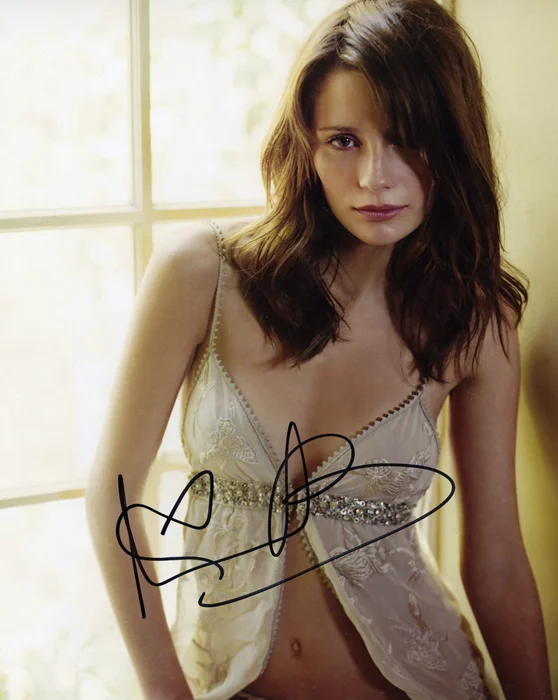 Mischa Barton autograph