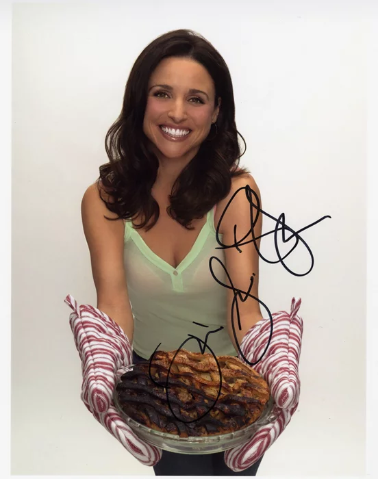 Julia Louis Dreyfus autograph