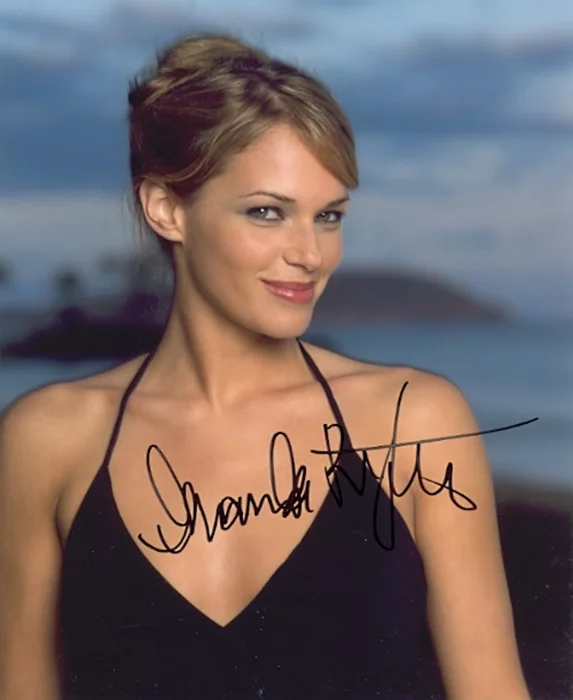 Amanda Righetti autograph