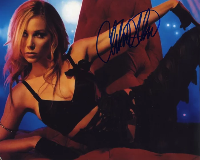 Christina Applegate autograph