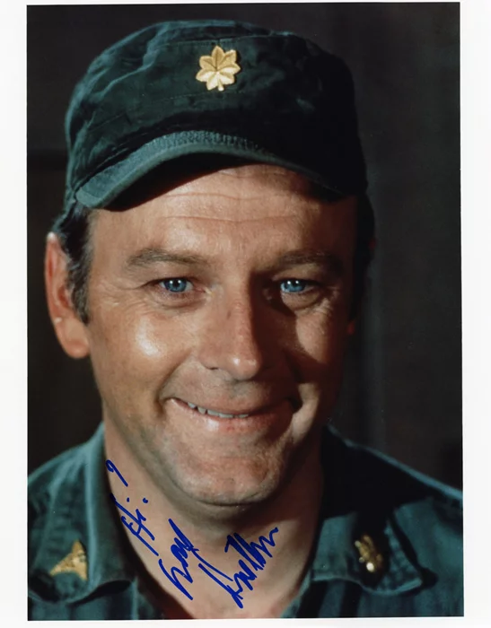 Larry Linville autograph