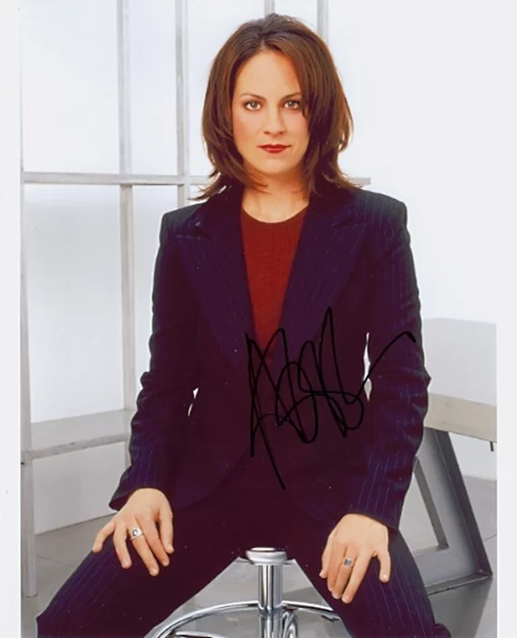 Annabeth Gish autograph